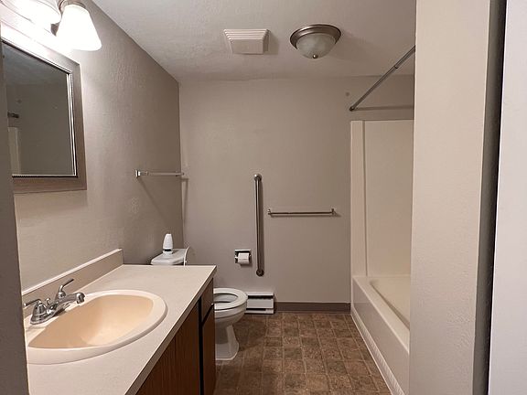 5th image of 1203B S Martin St #302