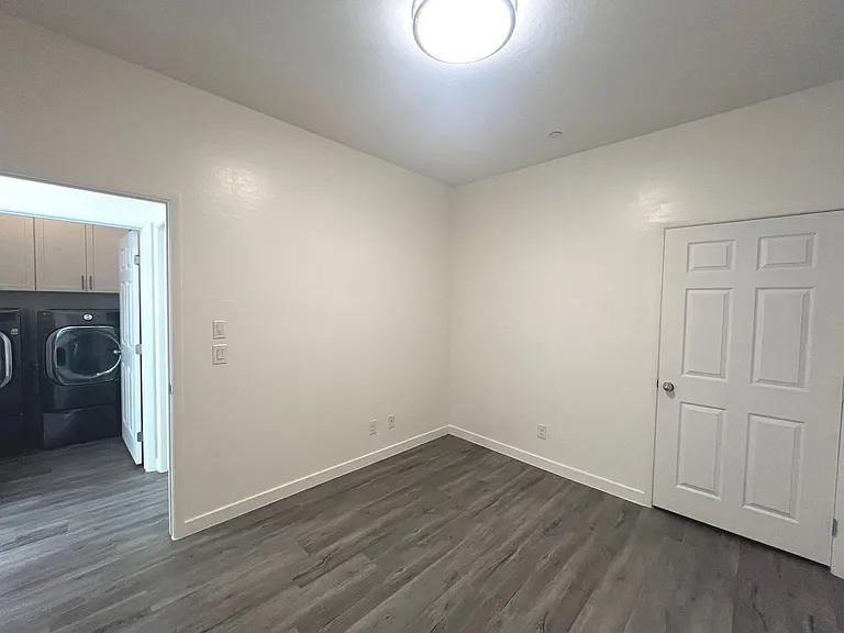 1533 Franklin Ln — Photo 55