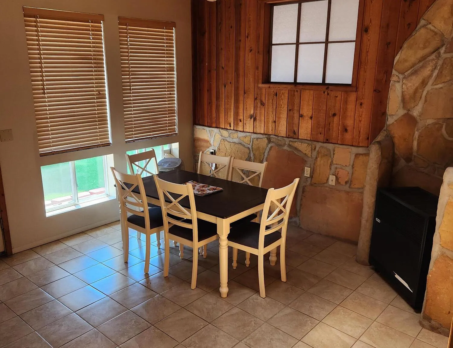 2 bed, 1021 sqft, $1,700 — Photo 3