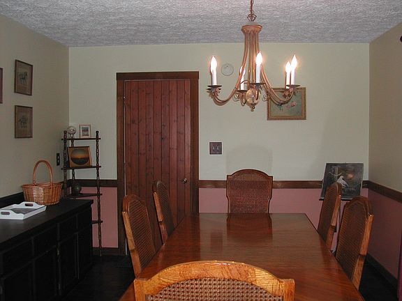 Door leads to sunporch