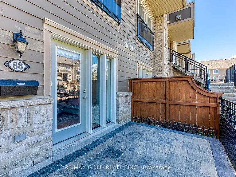 60 Fairwood Cir #88 — Photo 2