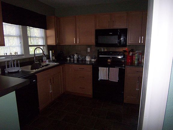 4th image of 3211 Mitchell Ave