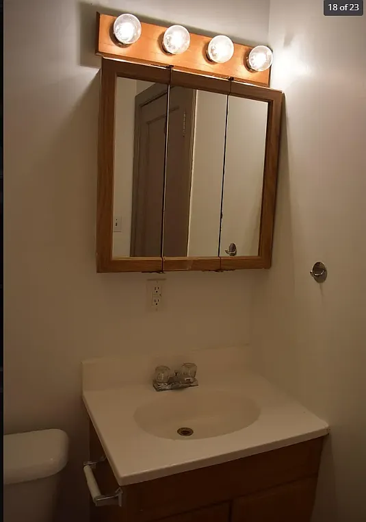 2 bed, 952 sqft, $821 — Photo 2