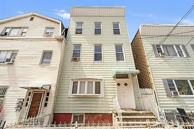 17 Hancock Ave #3