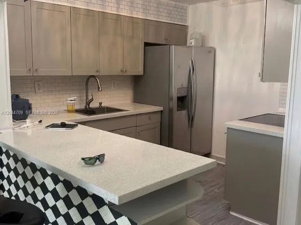6900 Bay Dr APT 3H, Miami Beach, FL 33141