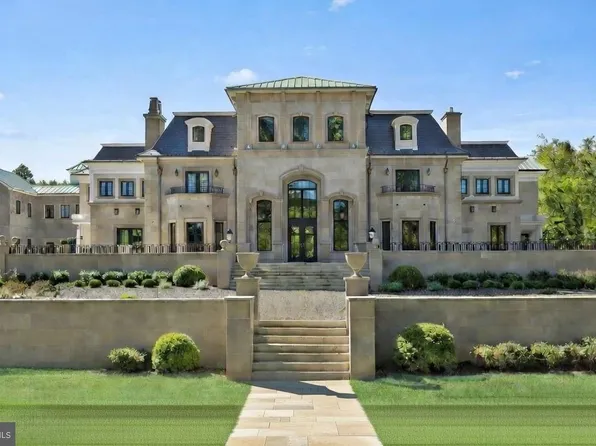 2801 Riverton Rd, Moorestown, NJ 08057