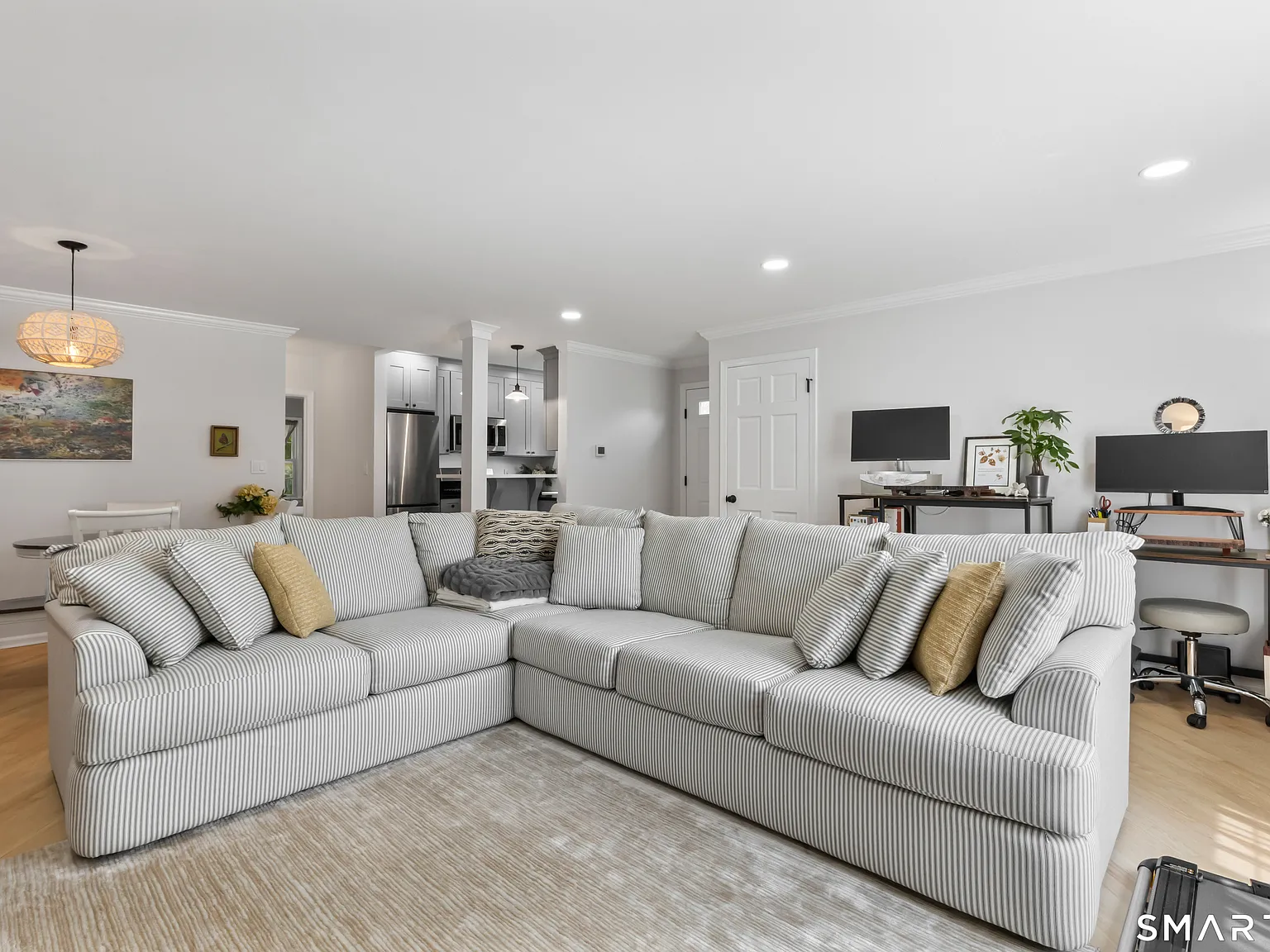 2 bed, 1.0 bath, 1008 sqft, $4,300 — Photo 4