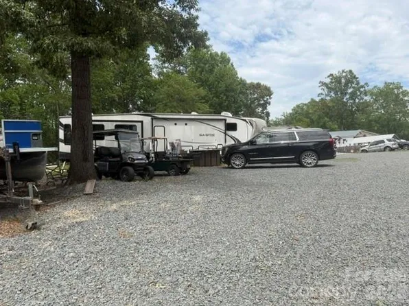 234 Lake Tillery Trl, Mount Gilead, NC 27306