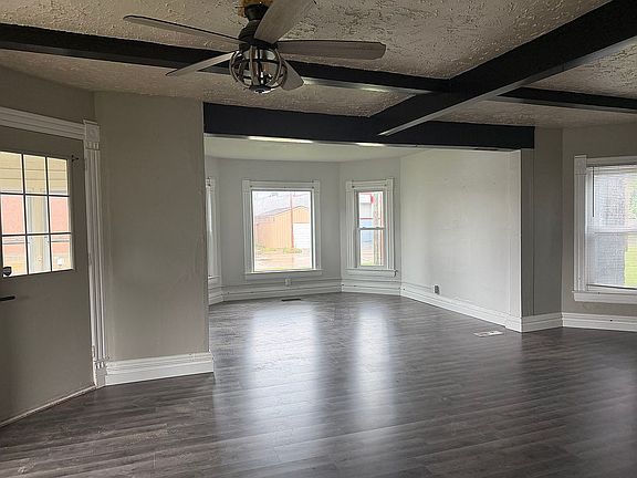 5th image of 755 Main St