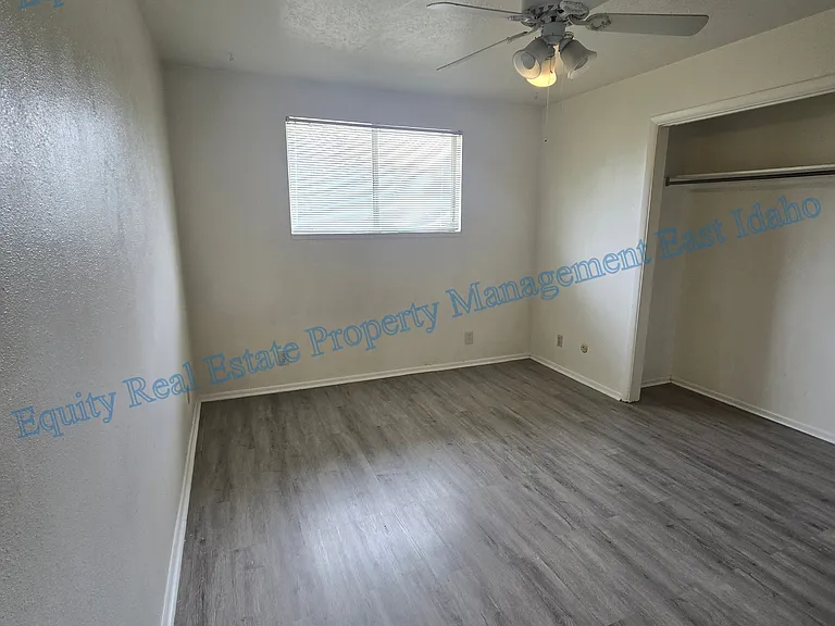 ID - 848, 852, 854, 856 Bryan Rd - LB - 854 — Photo 12