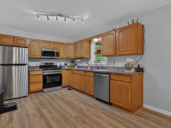 4th image of 112 Shaker Road