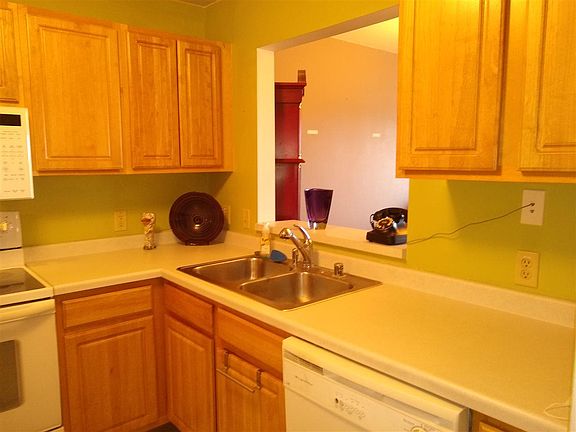 5th image of 102 Prairie Heights Dr APT 313