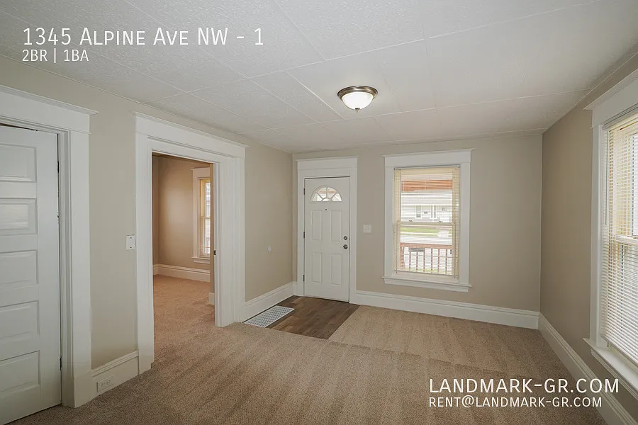 Updated 2 Bed/1Bath — Photo 3
