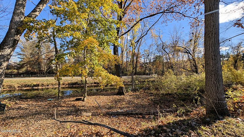 2nd image of 10 Feeder Bend