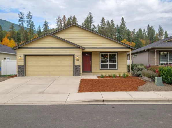 238 Westbrook Dr, Rogue River, OR 97537