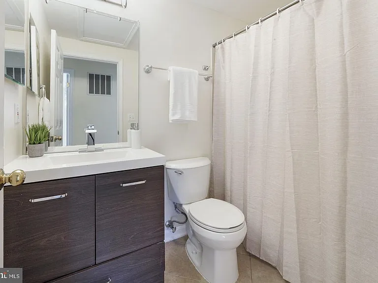 3433 Belleplain Ct — Photo 19