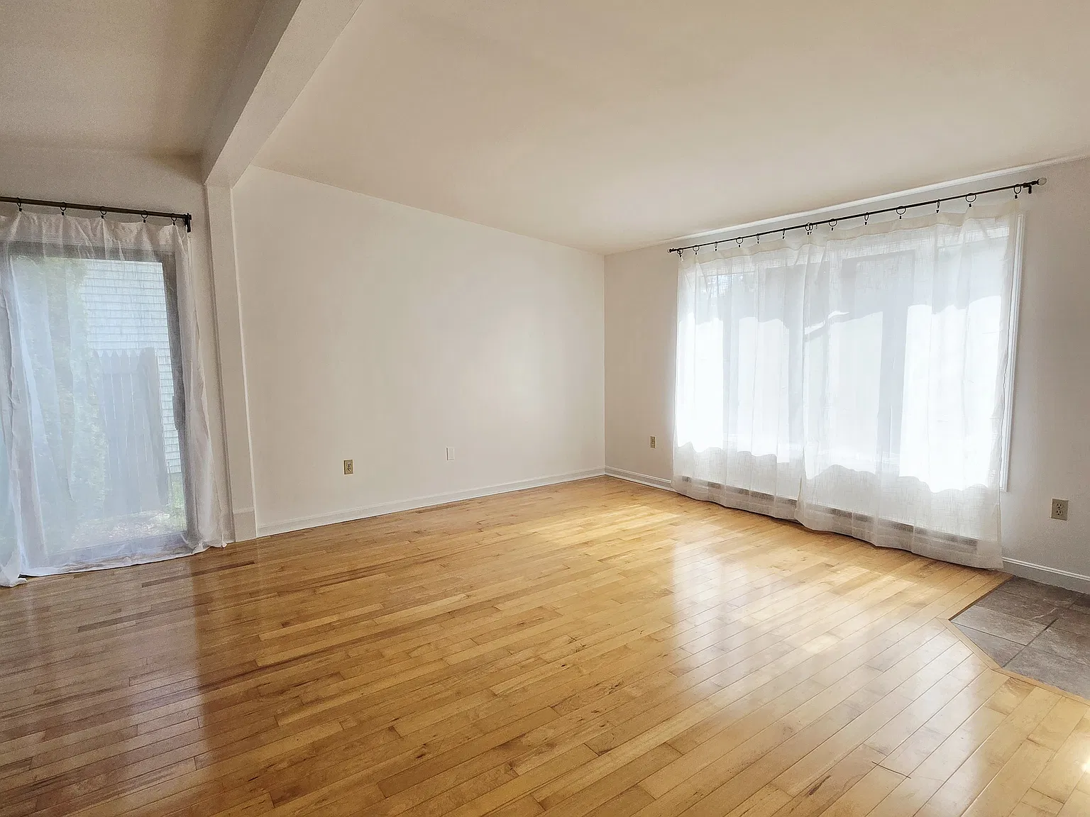 2 bed, 960 sqft, $3,500 — Photo 4