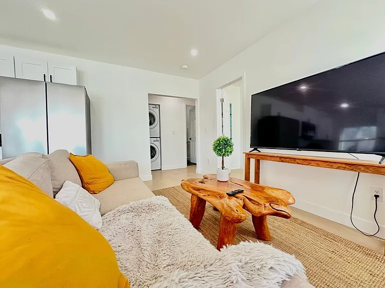 2669 Clyde Ave — Photo 17