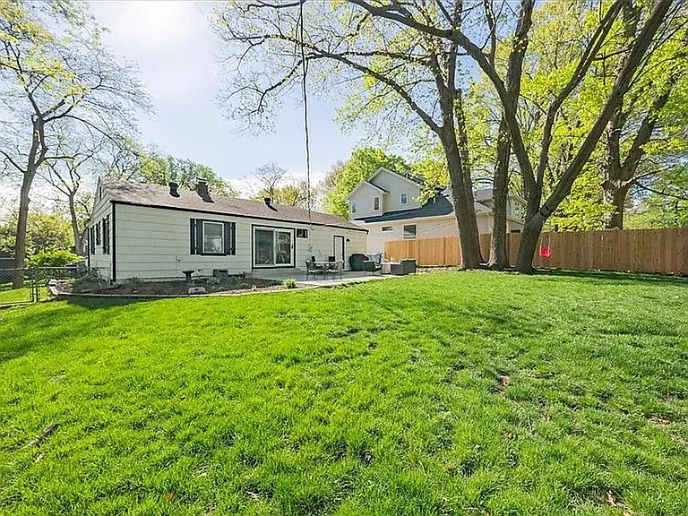 7100 Linden St — Photo 19