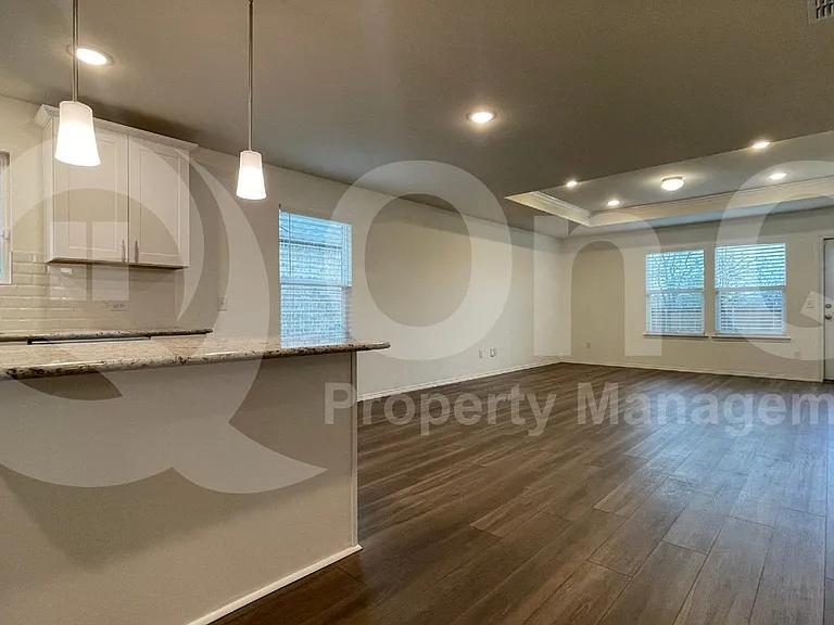 1315 Binfield Dr — Photo 5