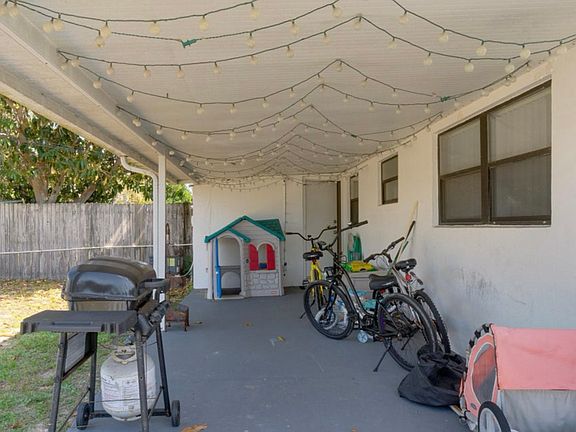 3rd image of 210 Cassia Blvd #0