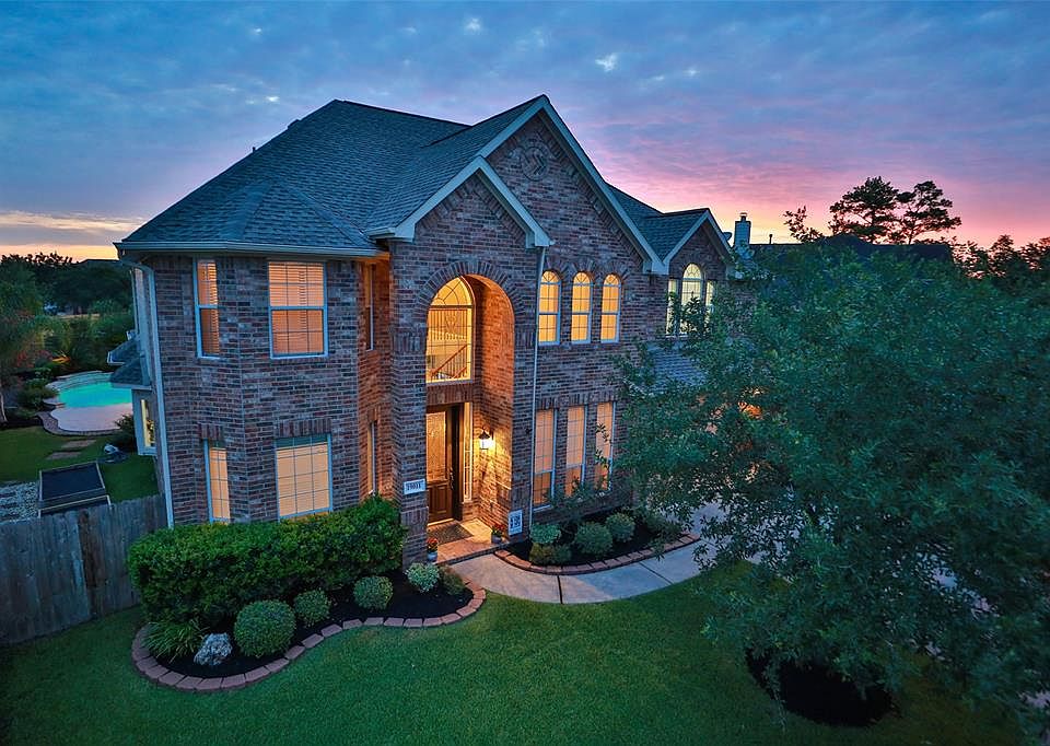 1st image of 19011 Canyon Royal Dr