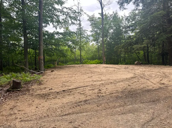W Watson Ave, Pentwater, MI 49449