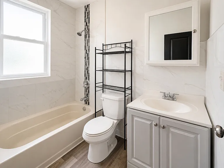 FULL BATHROOM