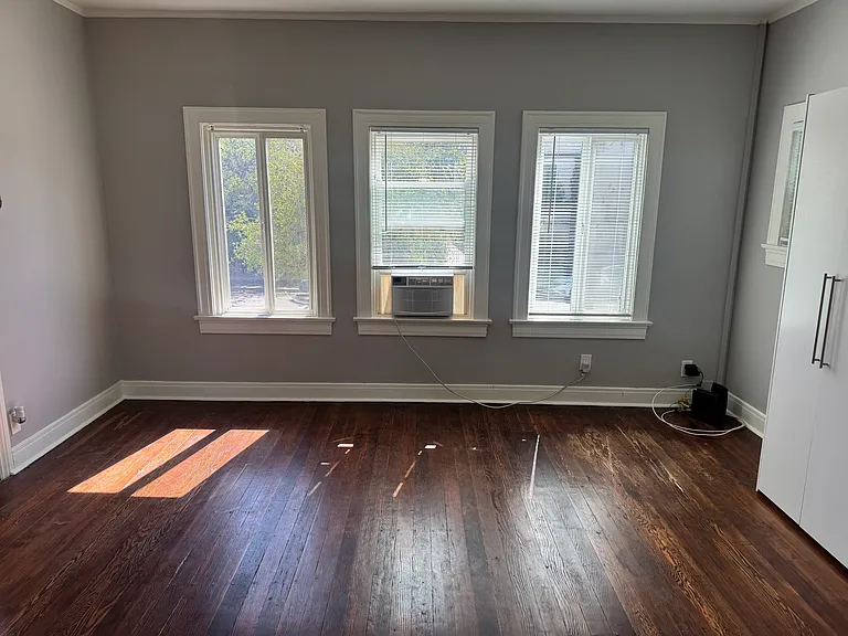 5433 Harold Way #106 — Photo 4