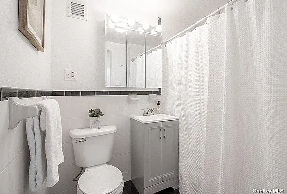 Rented by Century 21 American Homes | media 18