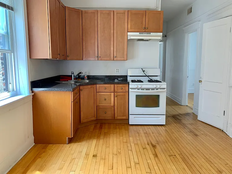 2353 S Whipple St #2F — Photo 2