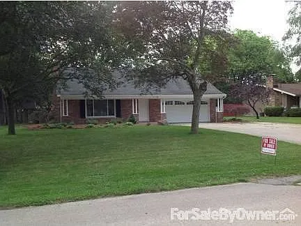 1615 Fromm Dr photo 1
