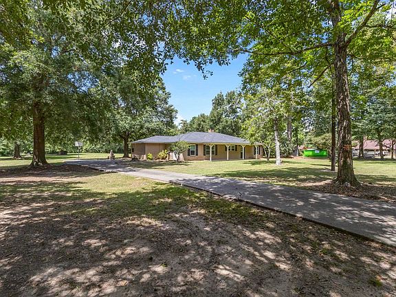 5th image of 4037 Forest Hills Ln