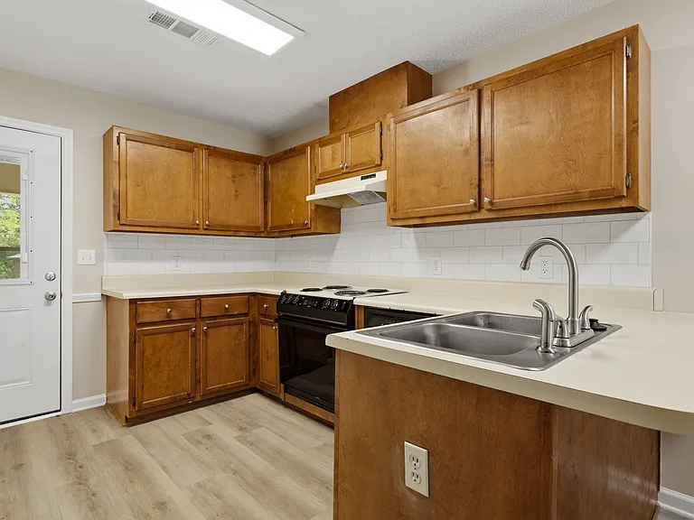 1402 Catherine Dr #A — Photo 7