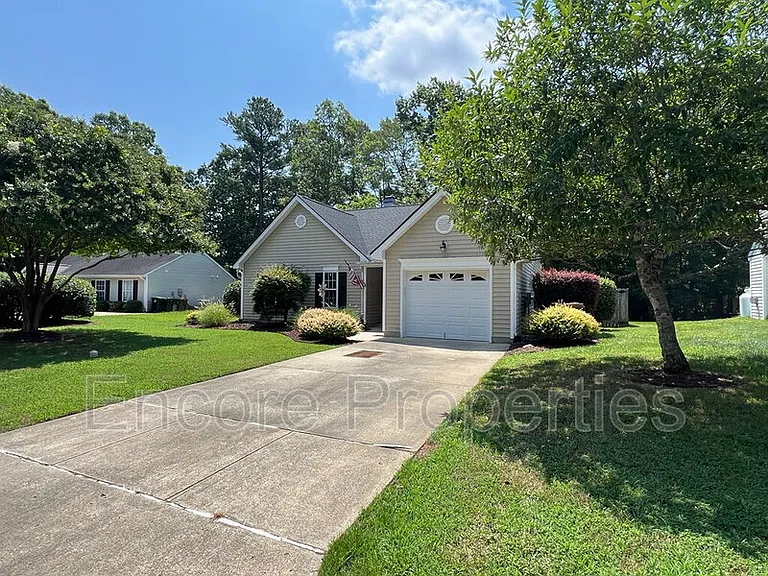 108 Braxberry Way — Photo 3