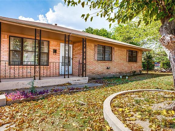 3rd image of 303 Katherine Ct