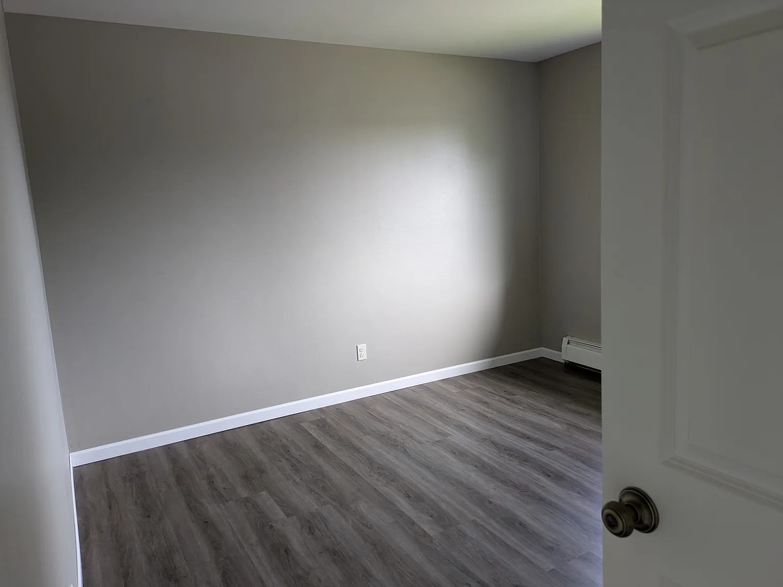 2 bed, $1,300 — Photo 2