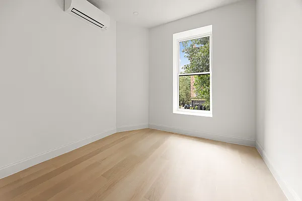 Bedroom, photo 3