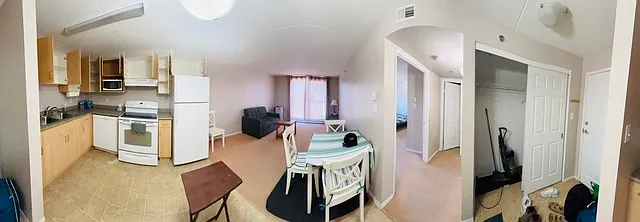 403 Regent Ave W — Photo 2