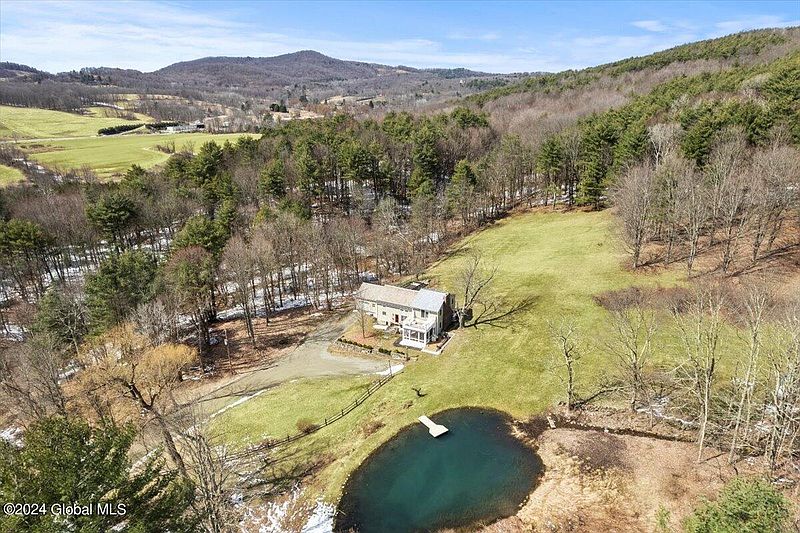 5th image of 244 Wallace Road