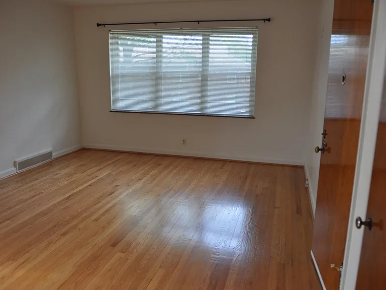 5908 Nagel Ave #2W — Photo 13