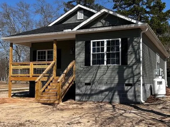 1586 Litzler Dr, Manning, SC 29102