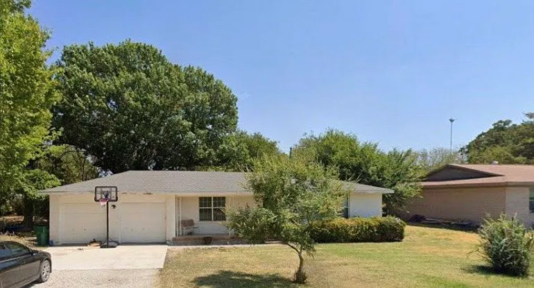 Building Photo - 412 Johns Dr