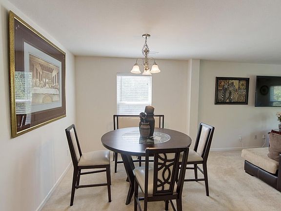 3rd image of 715 Forrest Ln