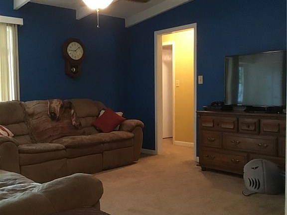 3rd image of 1407 Elaine St