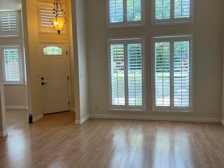 255 N Skyline Dr — Photo 7