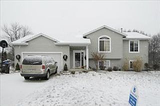 2nd image of 711 Sunbrook Dr SE