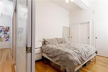 Rented by R New York