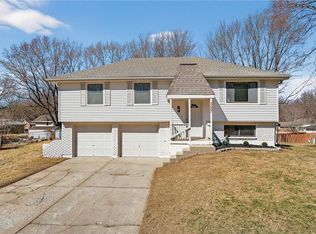 309 SE Avon St, Blue Springs, MO 64014