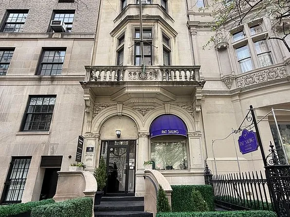 28 E 72nd St, New York, NY 10021